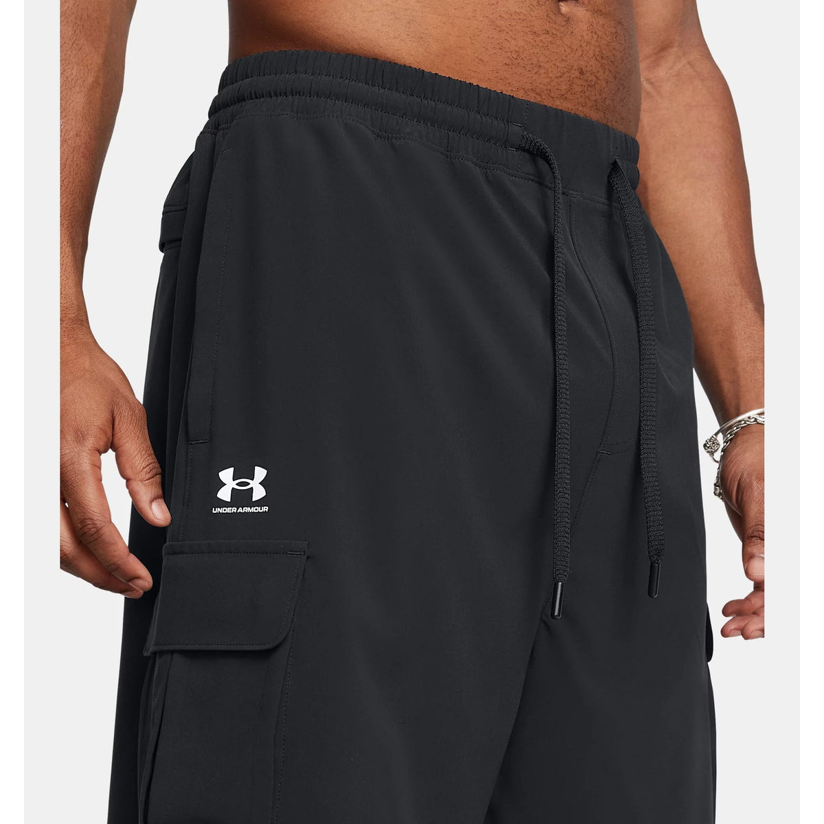 Under Armour Vibe Woven Cargo Shorts Men's (Black 001)