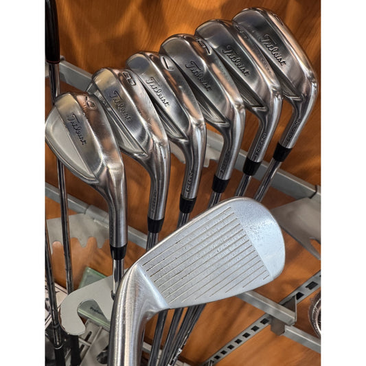 Titleist T150 4 to 9 Irons PW 44° 7 Iron Set EX-Rental (Men's Right Hand)