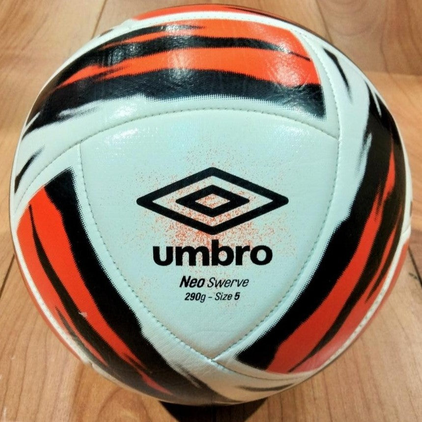 Umbro Neo Swerve Lite 290g Football